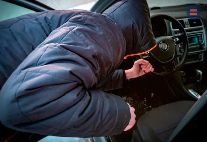 Мошенники пытаются инсценировать угон автомобиля