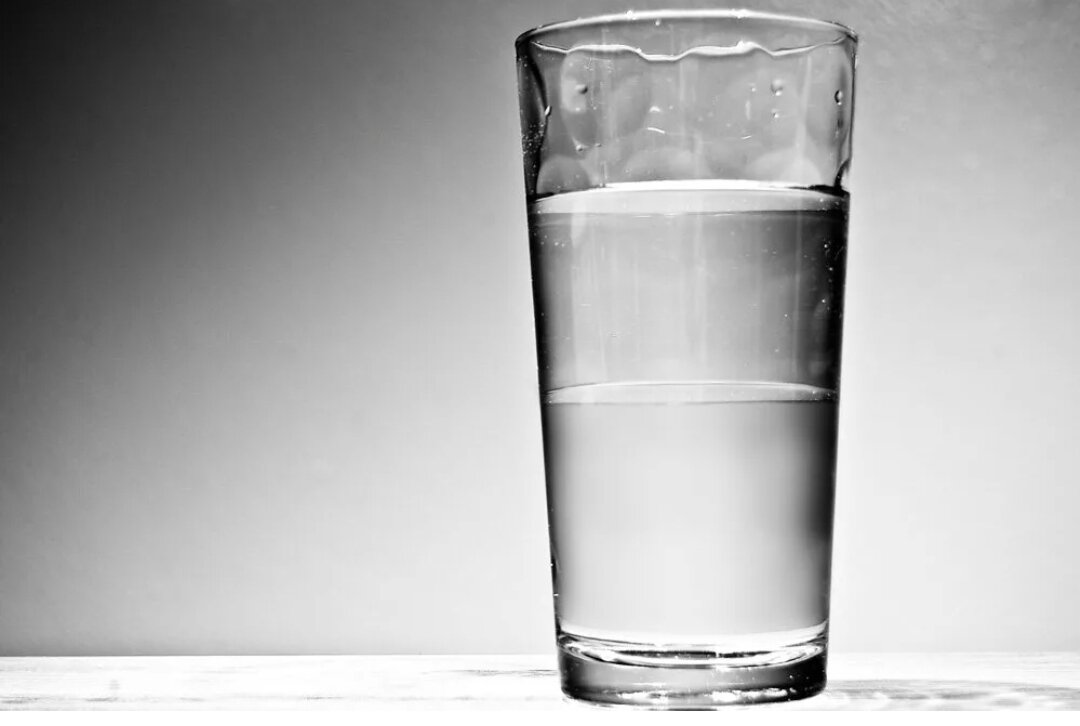 Явление галоклина в стакане с водой