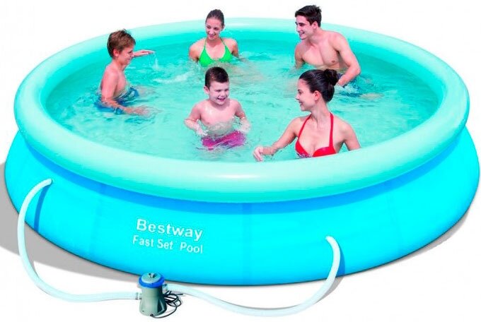 Надувные круглые бассейны от компании Bestway 57274 гарантируют вам прекрасный отдых в кругу семьи. Главной особенностью этого бассейна является простая и быстрая установка, которая не займет у вас много времени и сил. Плотный винил имеет высокую устойчивость к растягиванию и стиранию, а так же воздействиям ультрафиолетовых лучей и ударам.