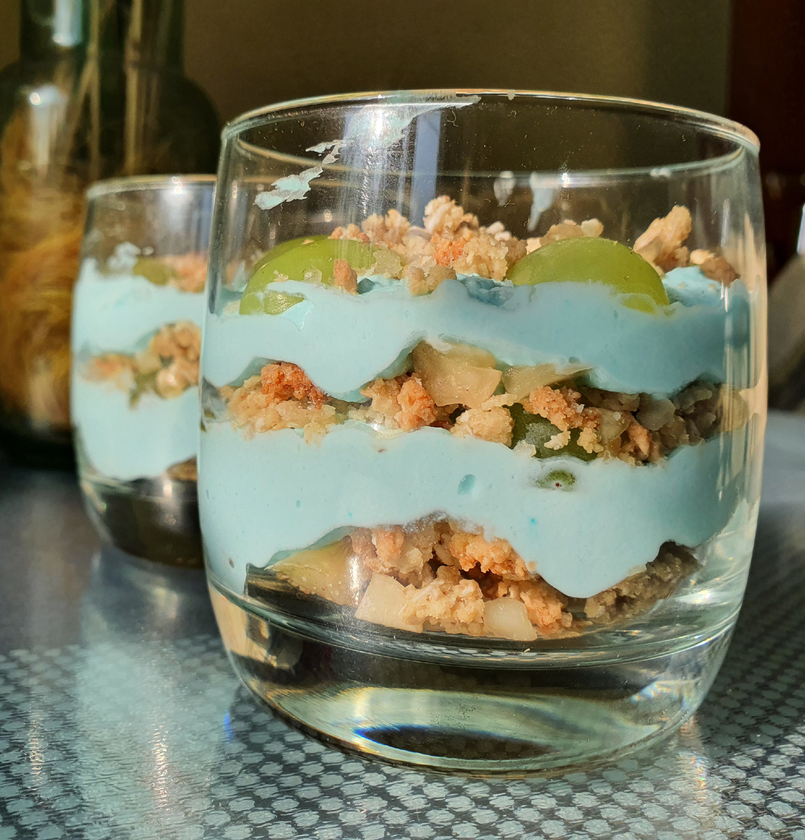 Кокосовый с макадамией и виноградом