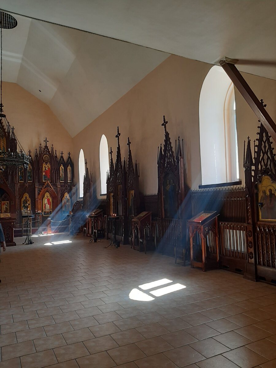 Внутреннее убранство Свято-Никольского храма.