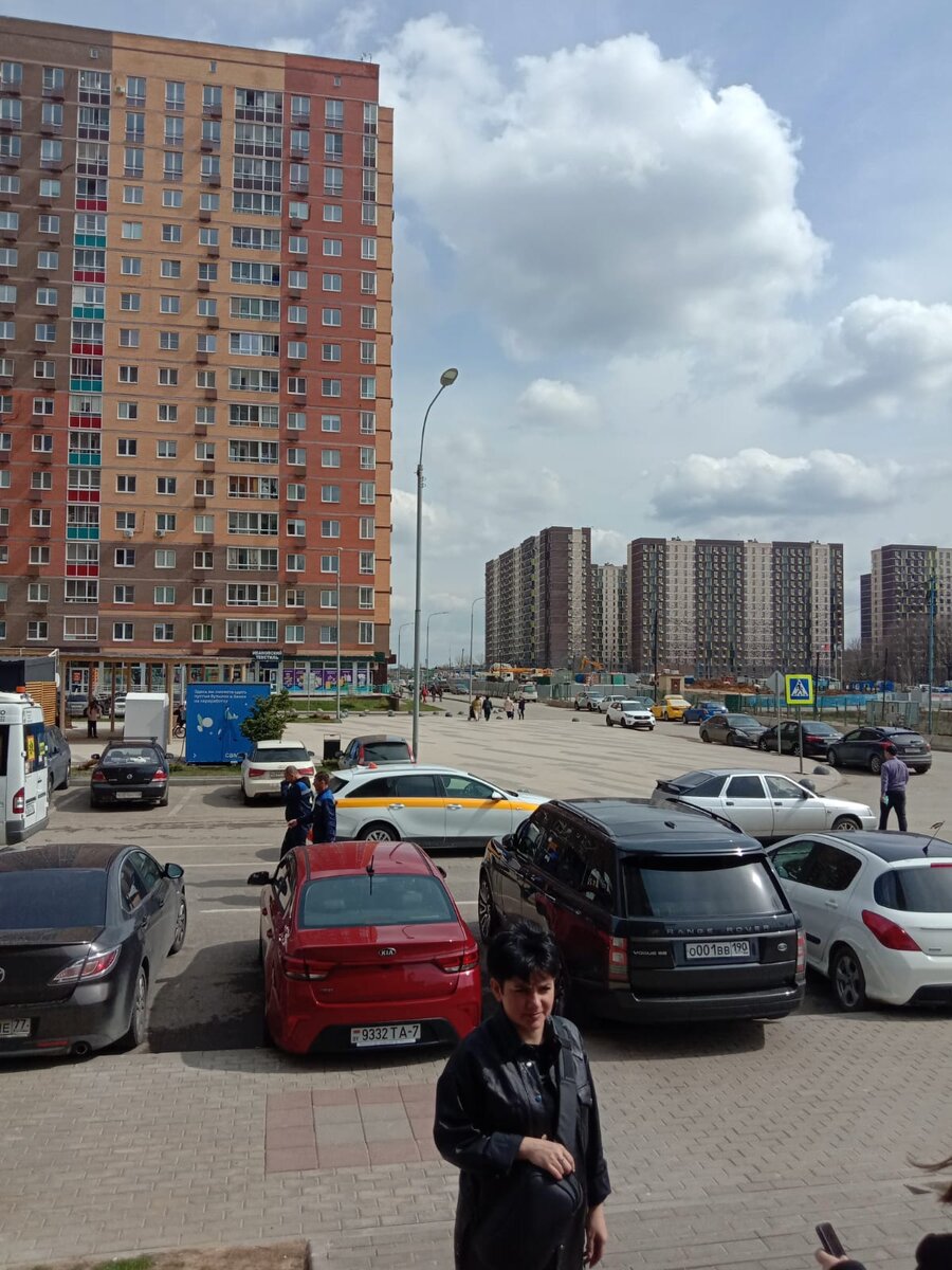 Справа-третья очередь строительства. Ключи-лето 2022.