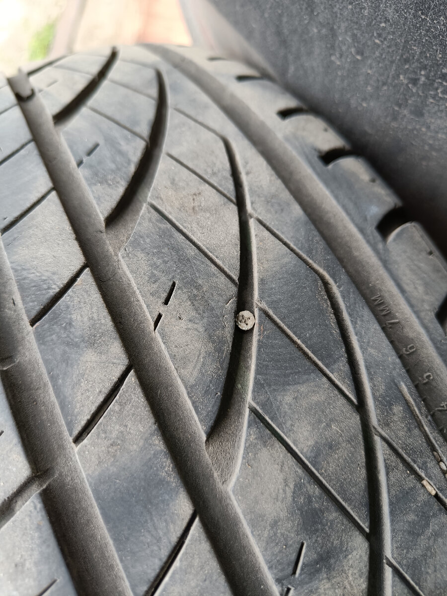 Словил саморез 