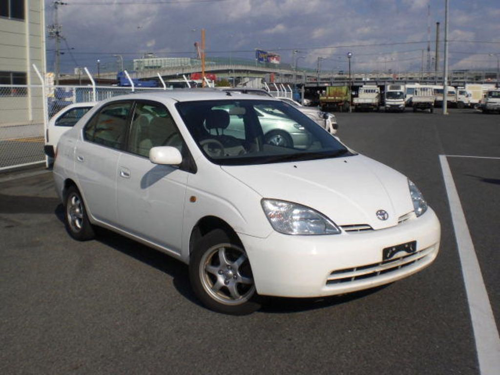 Prius 2002 года 