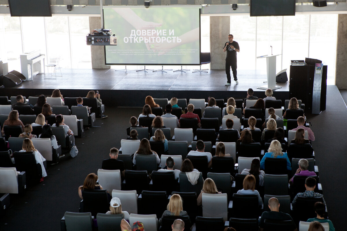 Выступление Владимира Курсова на конференции Skolkovo Mindfulness Day, которая прошла 1 июля 2022 года