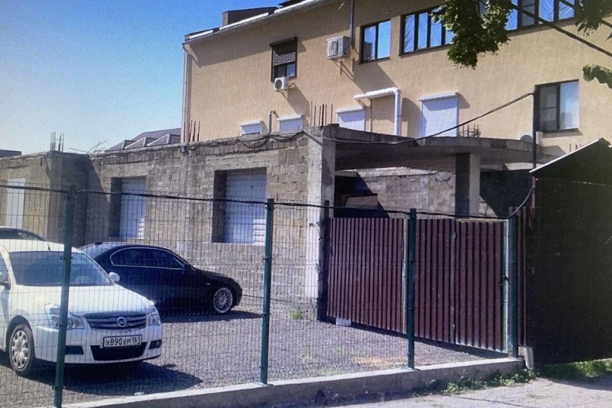    В центре Краснодара сносят незаконно построенную автомойку