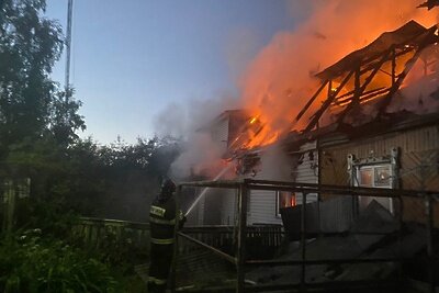    Ликвидация пожара в жилом доме в городском округе Дмитров © Пресс-служба ГУ МЧС России по Московской области