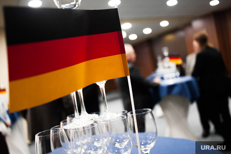    Поставки оружия Украине разрушили особые отношения ФРГ и РФ, заявил Сергей Нечаев