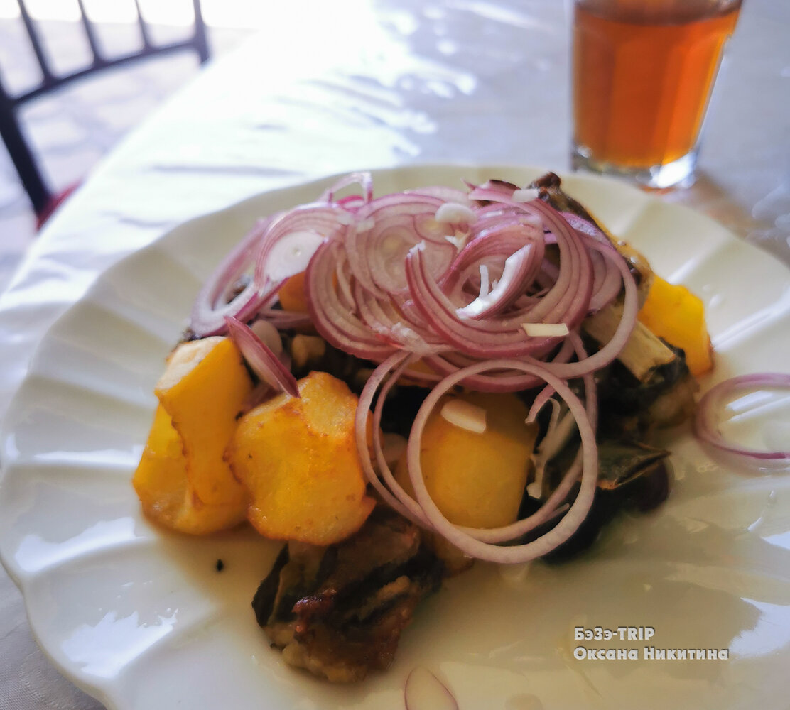 Мясо с картошкой на трассе в Киргизии