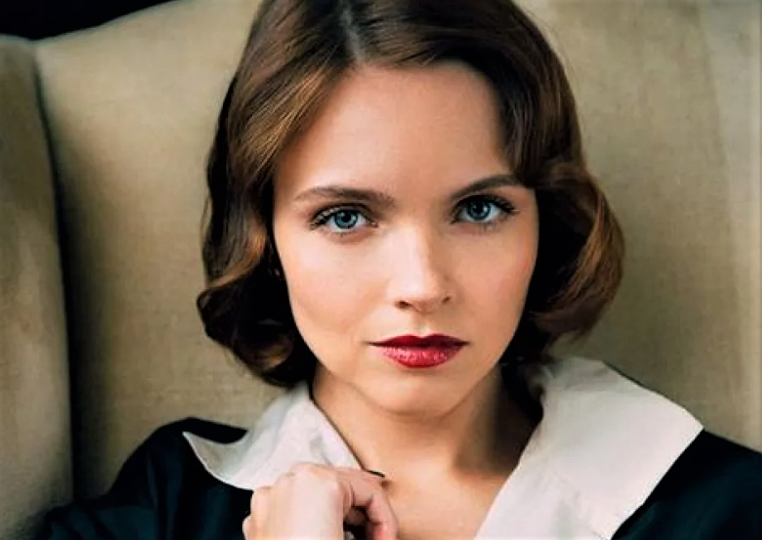 актриса земцова