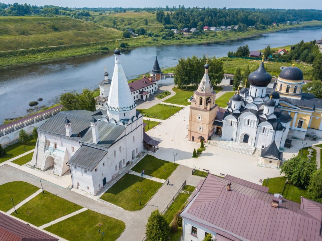 Вид Старицкого монастыря