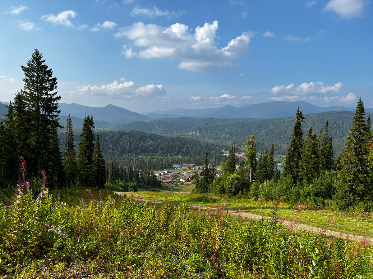 Второе фото – Горная Саланга (Кузбасс)