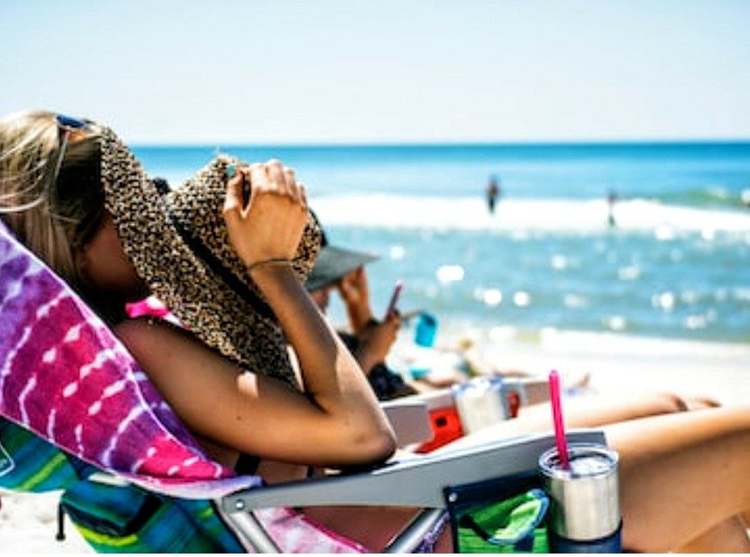 Если закрыть глаза в ванне, то можно увидеть вот такую картинку - море, солнце.