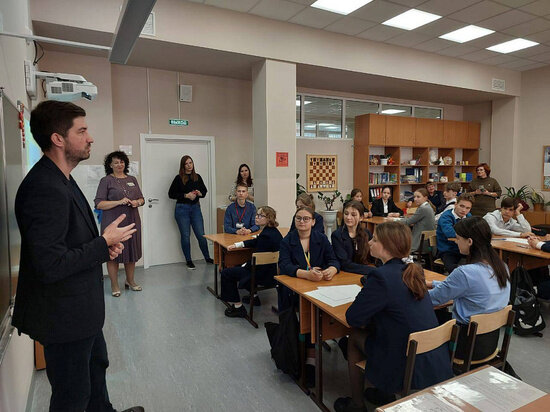     Всероссийский «Урок цифры» провели в Волочаевском лицее Хабаровска. ФОТО: мэрия Хабаровска