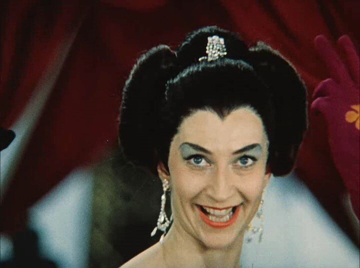 Валентина Кособуцкая в фильме "Веселое сновидение, или Смех и слезы" источник:kino-teatr.ru