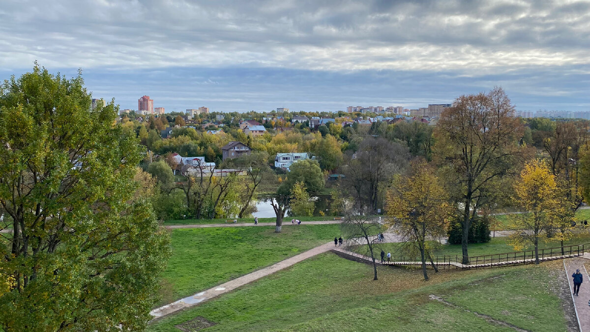 Вид на усадьбу с высоты (фото автора) 