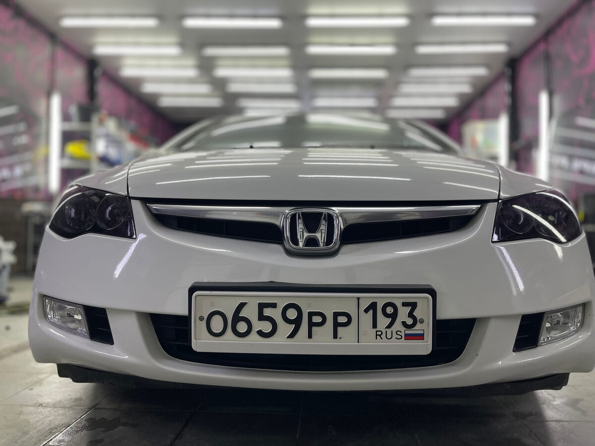 Тонировка передних фар на Honda Civic 