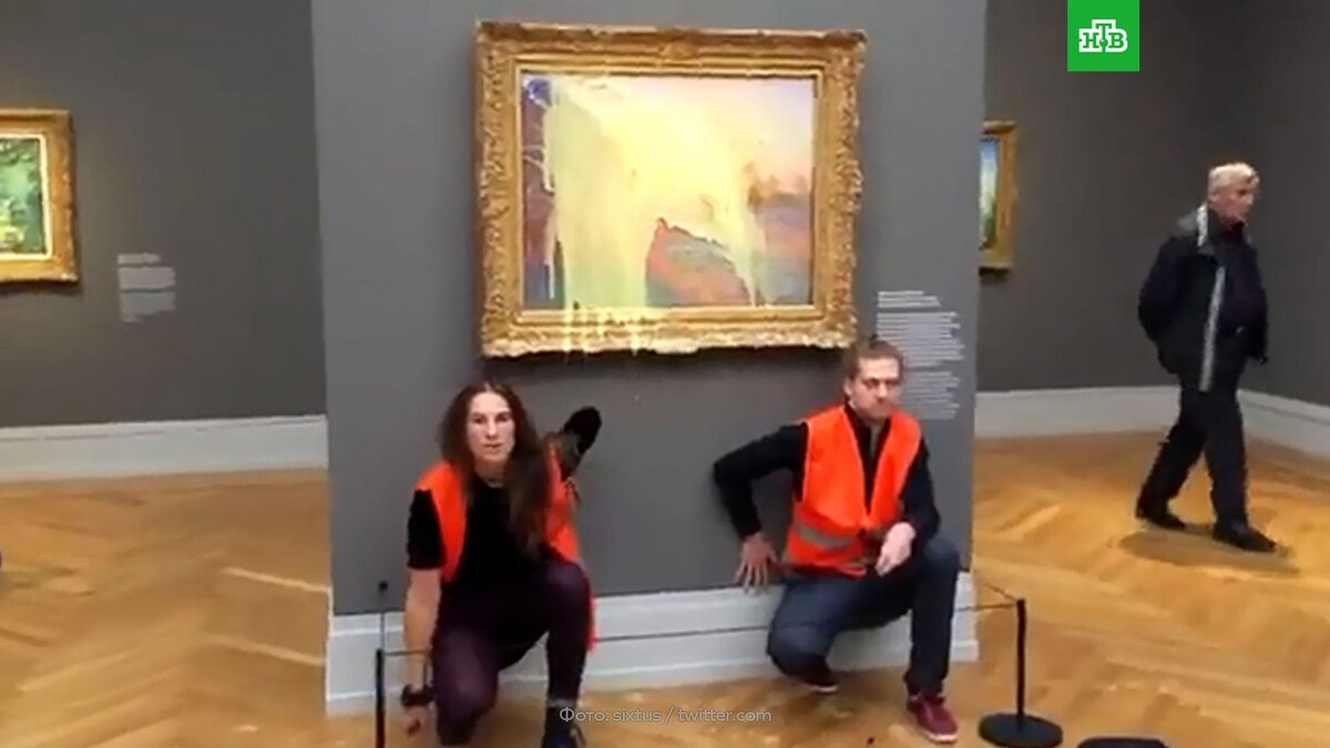   Экозащитники облили картофельным пюре картину Клода Моне