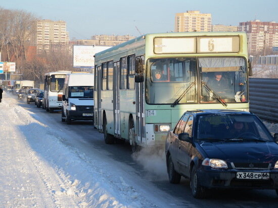     Затор образовался из-за аварии. Фото: "МК-Урал".