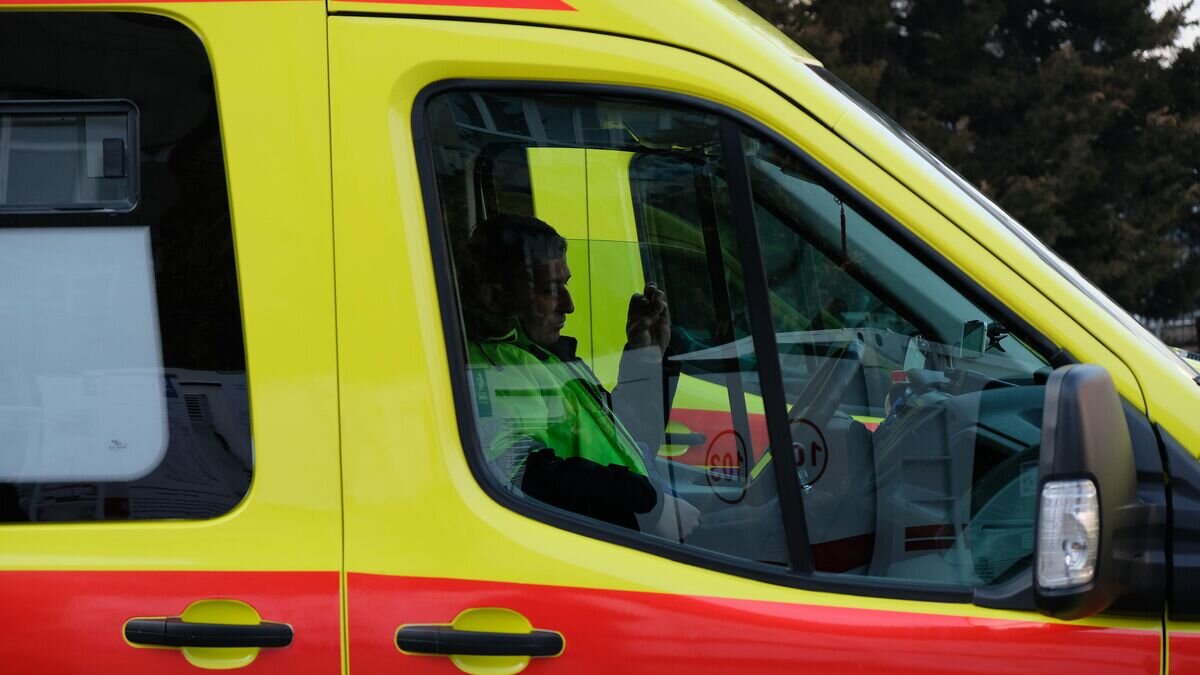    Автомобиль скорой помощи в Казахстане© Depositphotos.com / LyazaTretyakova