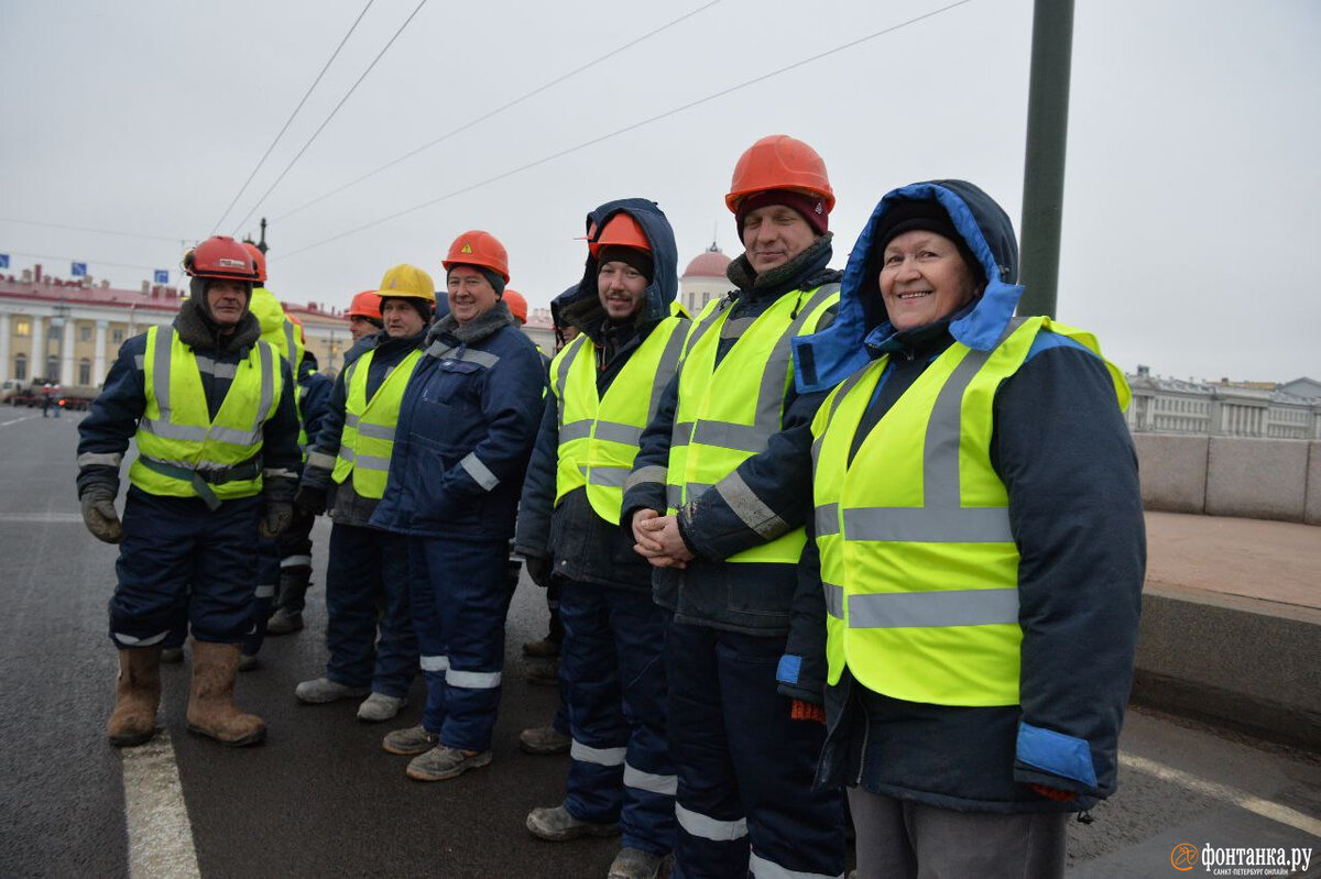 Реконструкция моста. Движение на ленинградском мосту. В петербурге открыли движение. Камчатка видео. В петербурге открыли движение.