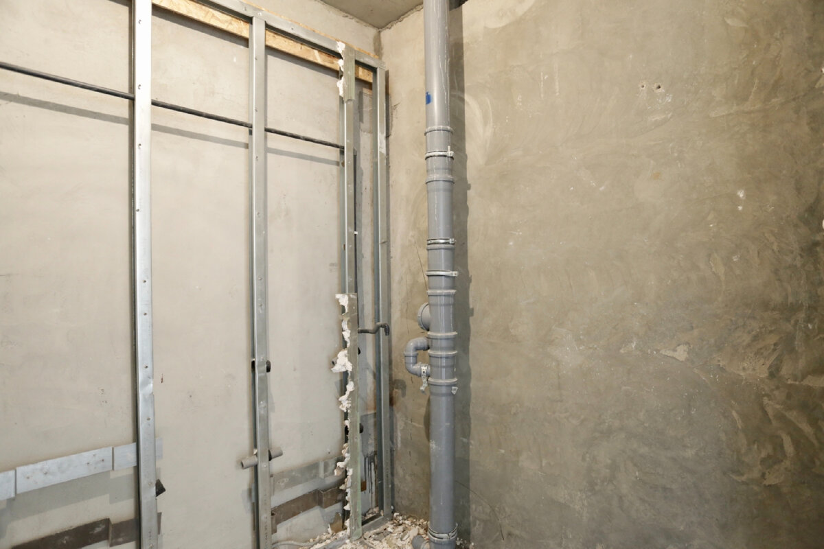 Зачем нужен демонтаж сантехкабины? Ремонт санузла со сносом ...