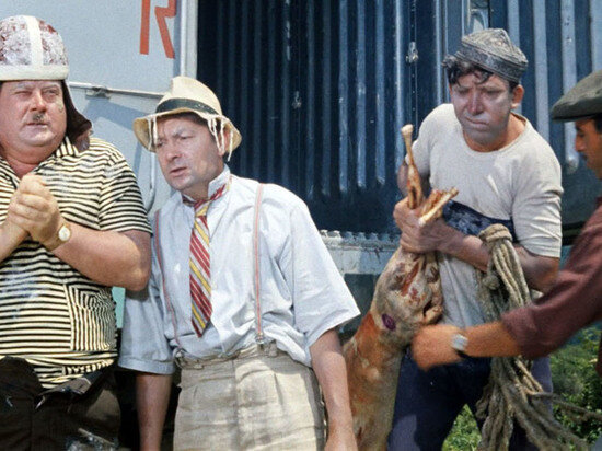     Рефрижераторные прицепы времен СССР - сделано в Чехословакии (кадр из к/ф "Кавказская пленница") / Кадр из фильма