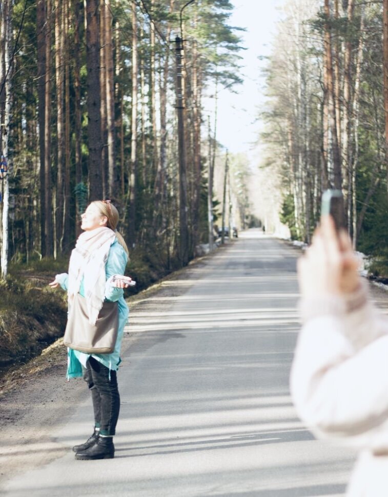 Это я радуюсь редкому питерскому солнцу)