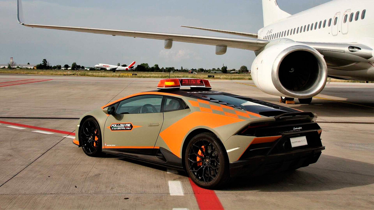 Купе Huracan Evo окрасили в фирменную ливрею «воздушных ворот»