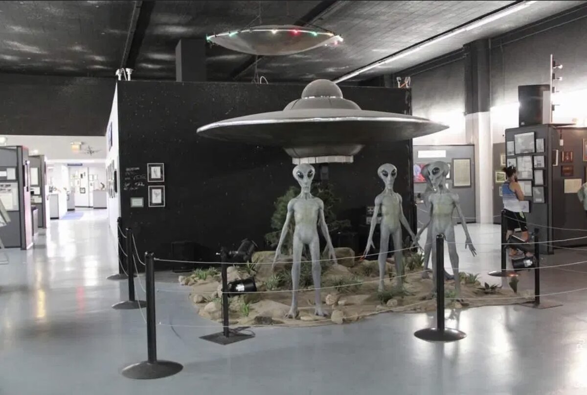 нью мексико инопланетяне музей. International ufo museum and research center, in roswell. центр нло. центр нло. центр нло.