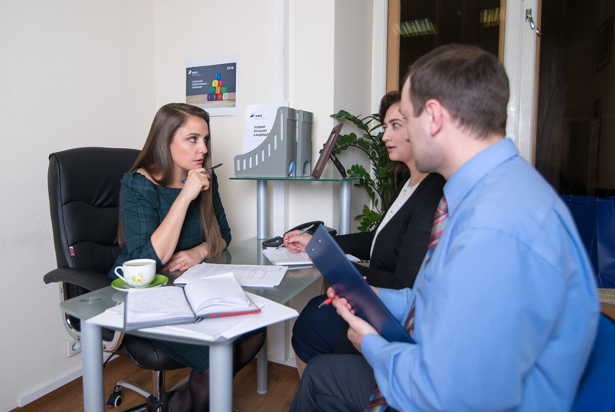 В IT всегда существует определённая специфика. Для каждой компании, каждого проекта нужны определённые компетенции и опыт у кандидата.