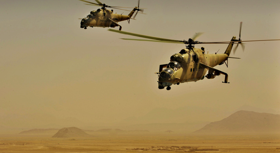 "Объективные рейтинги" - вещь очень субъективная. Мало какой вертолет может сравниться по боевой практике и эффективности с "крокодилом". Но, по мнению западных экспертов, он находится в самом низу рейтинга из девяти боевых ударных вертолётов. Фото ТАСС