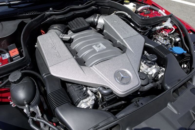 Двигатель “Mercedes-Benz C63 AMG Black Series”