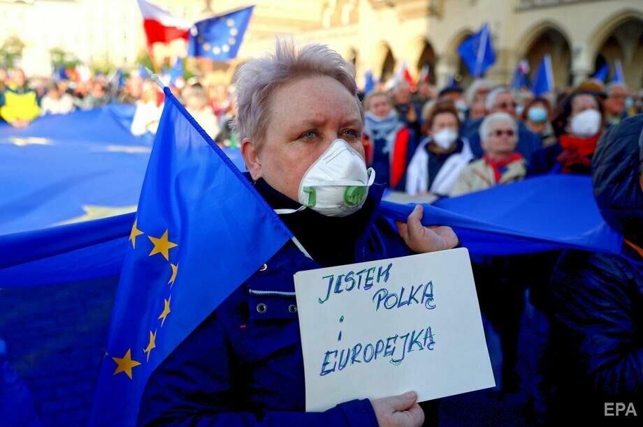 Польский выход. Митинг в Польше. Поляки митинг. Польша Евросоюз. Польша Евросоюз оппозиционеры крик.