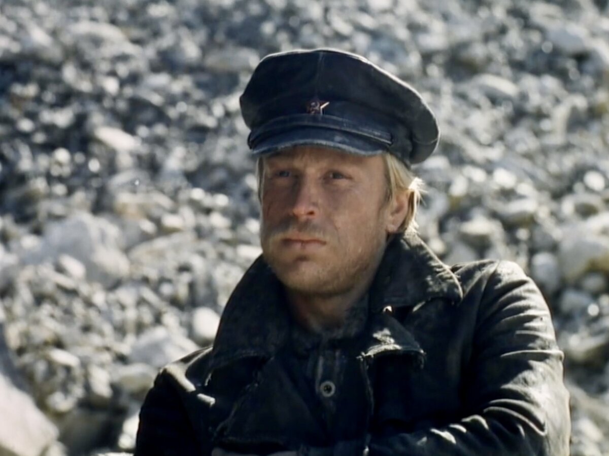 Трек свой среди чужих чужой. Свой среди чужих чужой среди своих саундтрек. Трек свой среди чужих чужой. Кайдановский свой среди чужих. Свой среди чужих чужой среди своих.