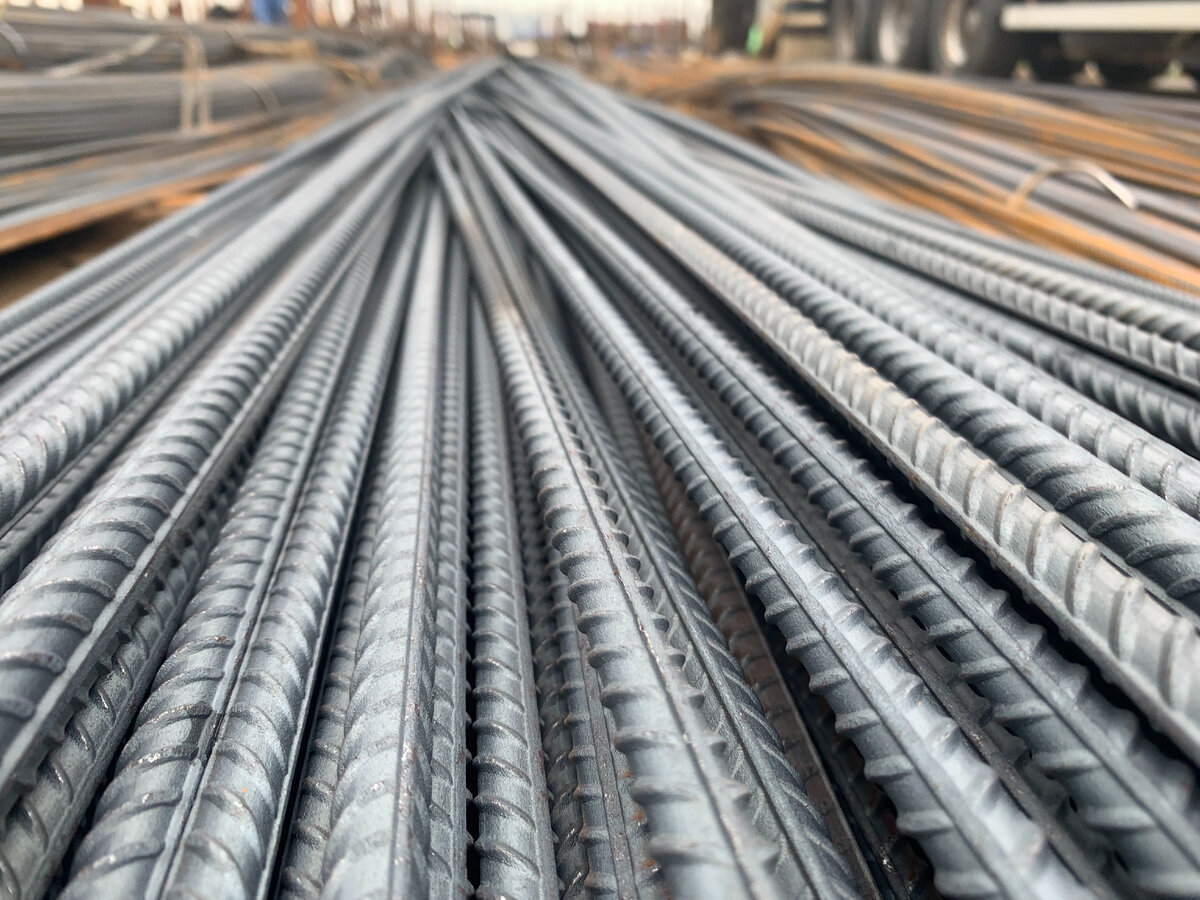 Арматура 12 мм на складе в Новосаратовке