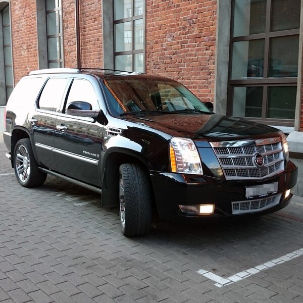 Cadillac Escalade (4 поколения)