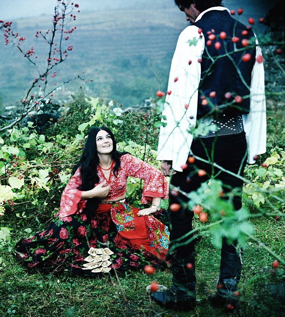 Кадр из фильма «Табор уходит в небо» (1976). Источник - https://ru.kinorium.com/68438/gallery/?photo=18619