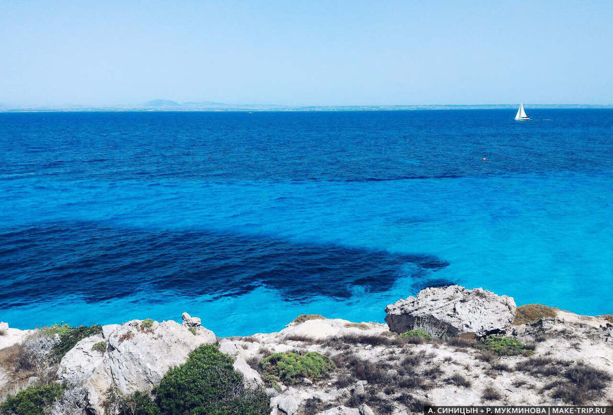 Одно из самых очаровательных мест в Италии, да и вообще в мире! Остров Фавиньяна недалеко от Сицилии. Я влюбился в это место с первого взгляда. Есть множество дешевых кафе , отелей с наивысшими условиями проживания за свою цену .
