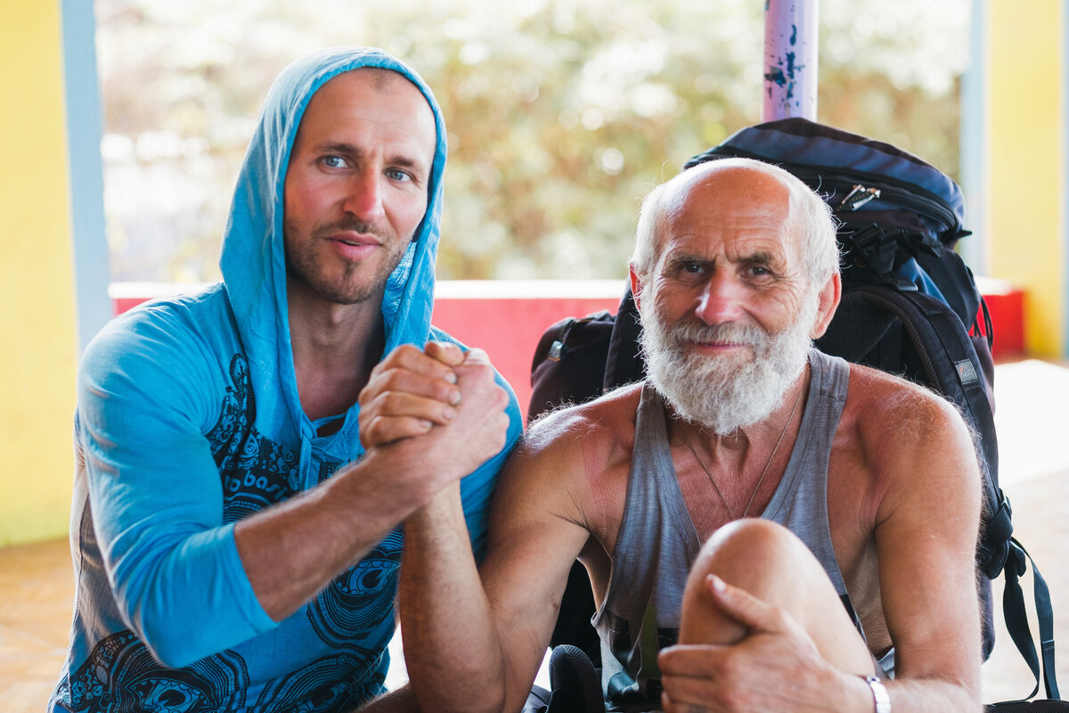 случайная встреча в Индии с пешим путешественником - Владимиром Несиным