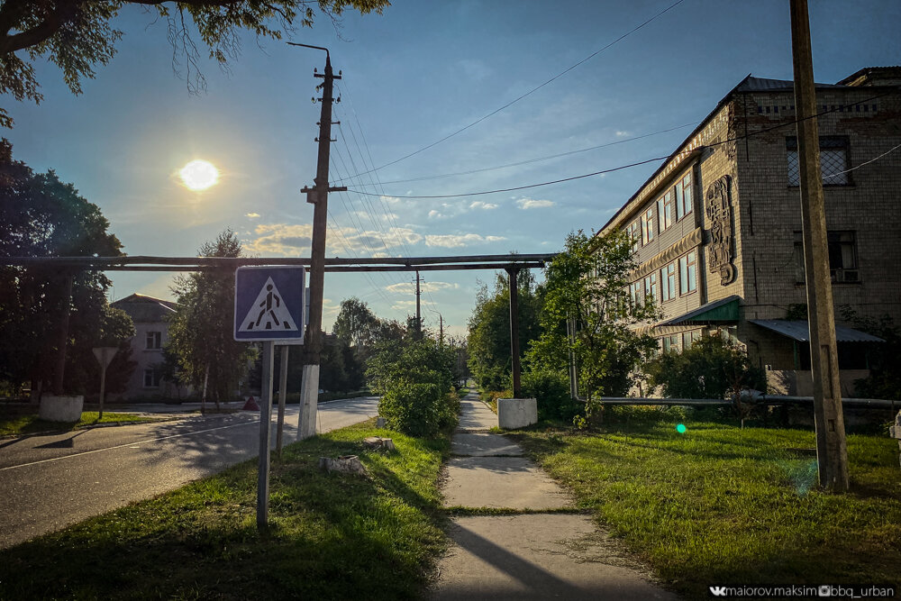 Чернобыль живут люди сейчас 2024. Чернобыль город сиреноголовый. Жить в городе. Чернобыль город до аварии. Фото лета в городе.