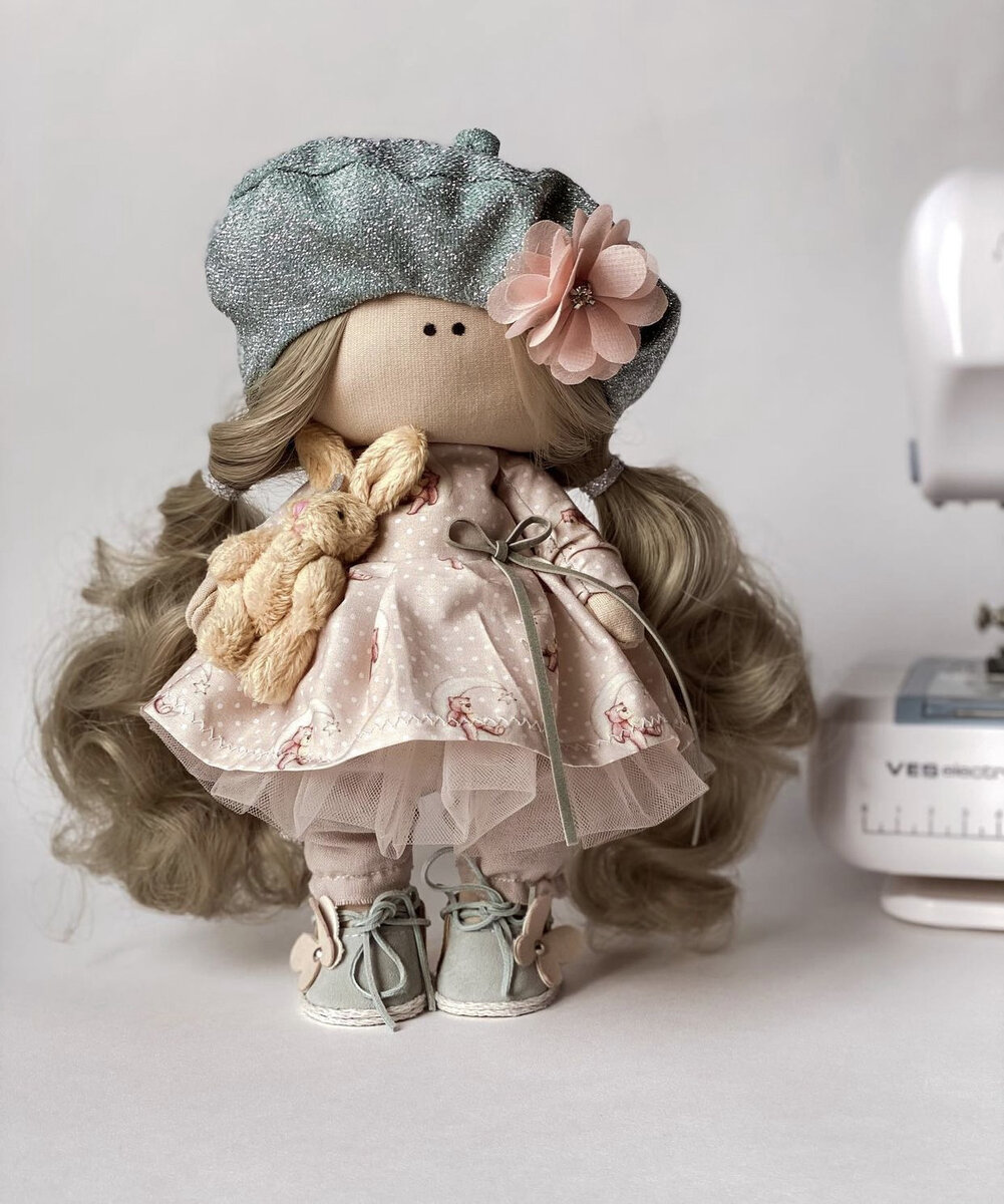 Рост 19см #интерьернаякукла #кукларучнойработы #кукла #куклавподарок #куклаинтерьерная #купитькуклу #купитькуклуручнойработы #ручнаяработа #кукланазаказ 