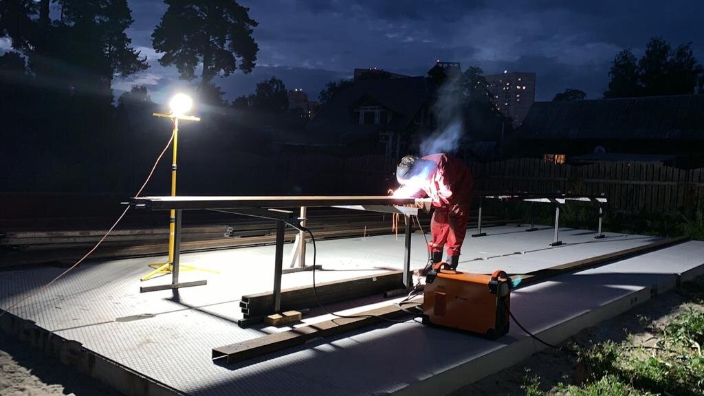 Укладка плит - разровнять песок   и полдня уложить. Нет ресурсов строить дальше? Пользуйтесь площадкой!