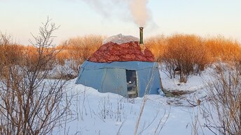 Один на степной речке еда на печи,рыбалка.