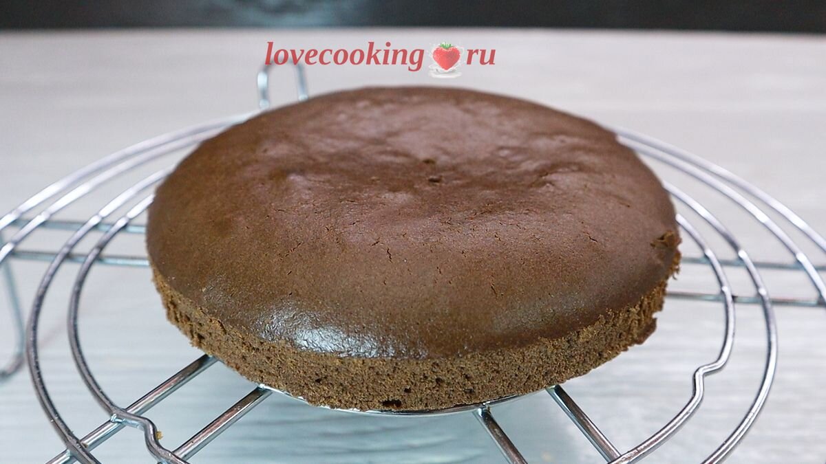 Торт муссовый с черничными профитролями