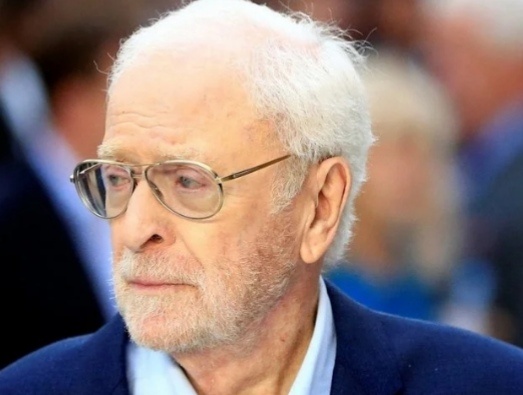  Майкл Кейн. 