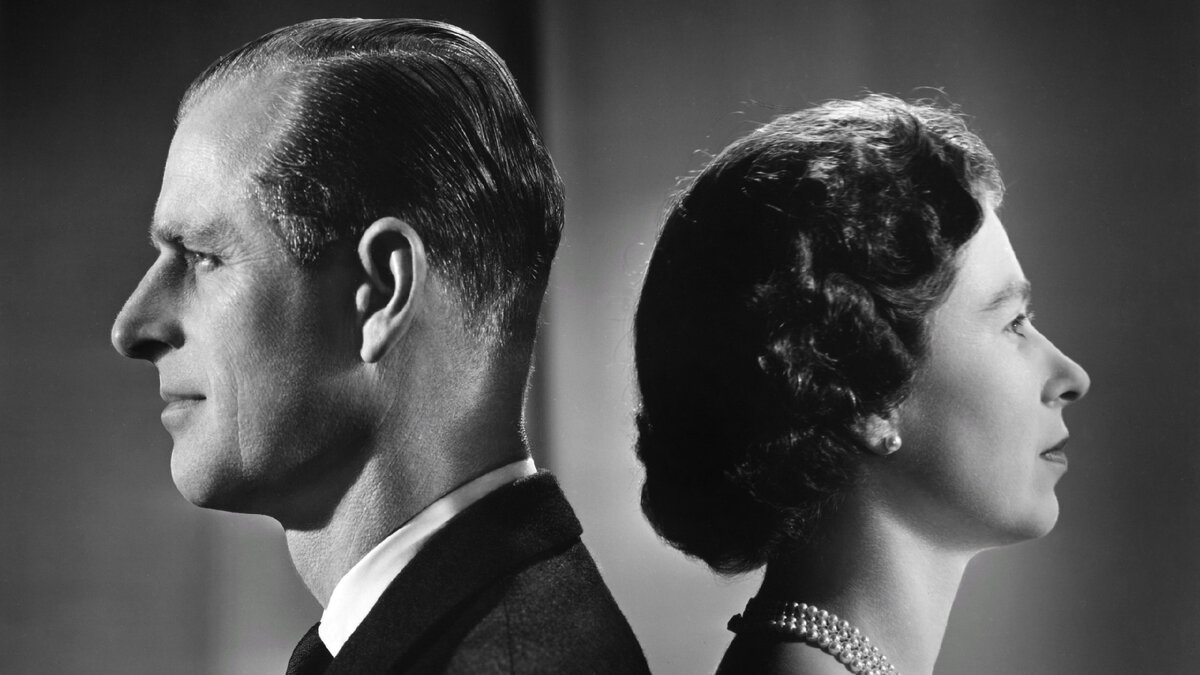 Источник: https://www.tatler.ru/royals/istoriya-lyubvi-korolevy-elizavety-ii-i-princa-filippa