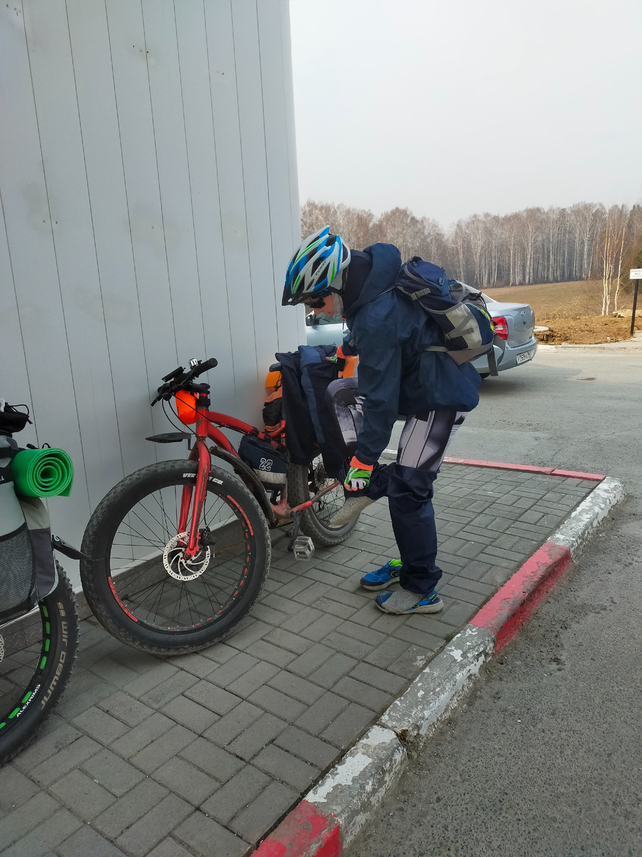 В штанину попала - уже неплохо