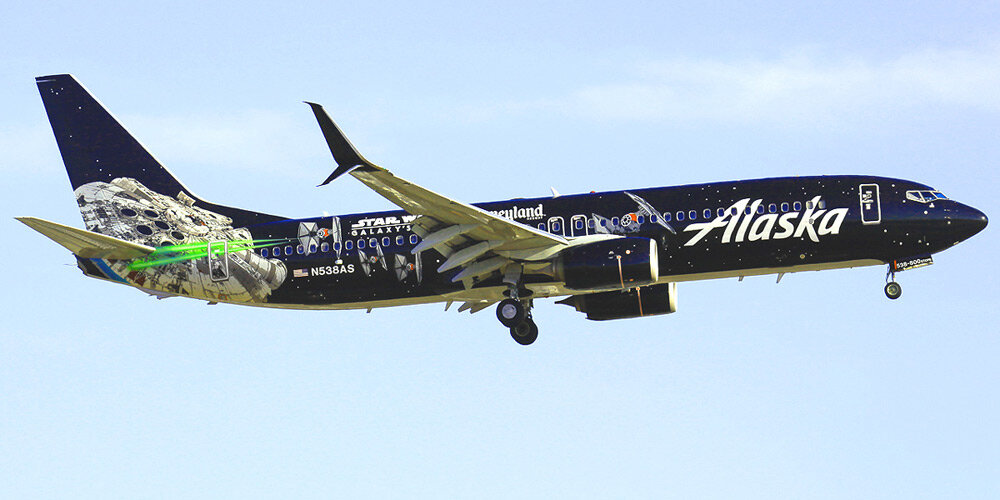 Alaska Airlines Boeing 737-800 "Star Wars". Фото - Herison Riwu Kore.