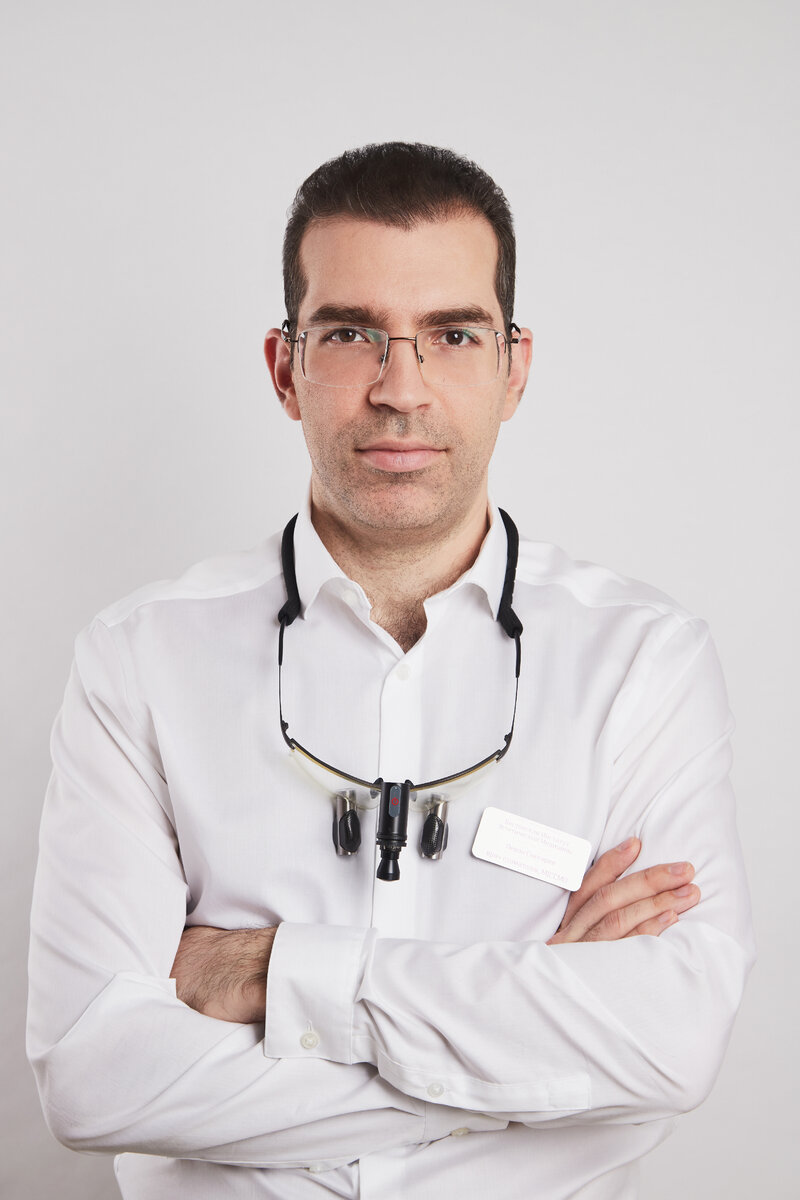 стоматолог-ортопед, ортодонт Левон Снегирев